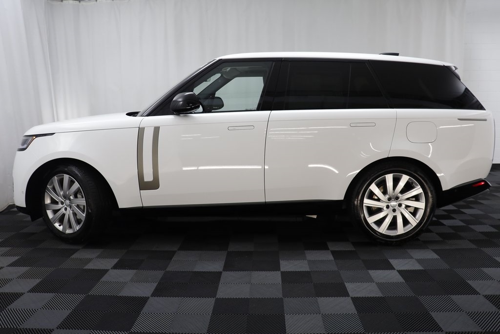 2025 Land Rover Range Rover SE photo 5