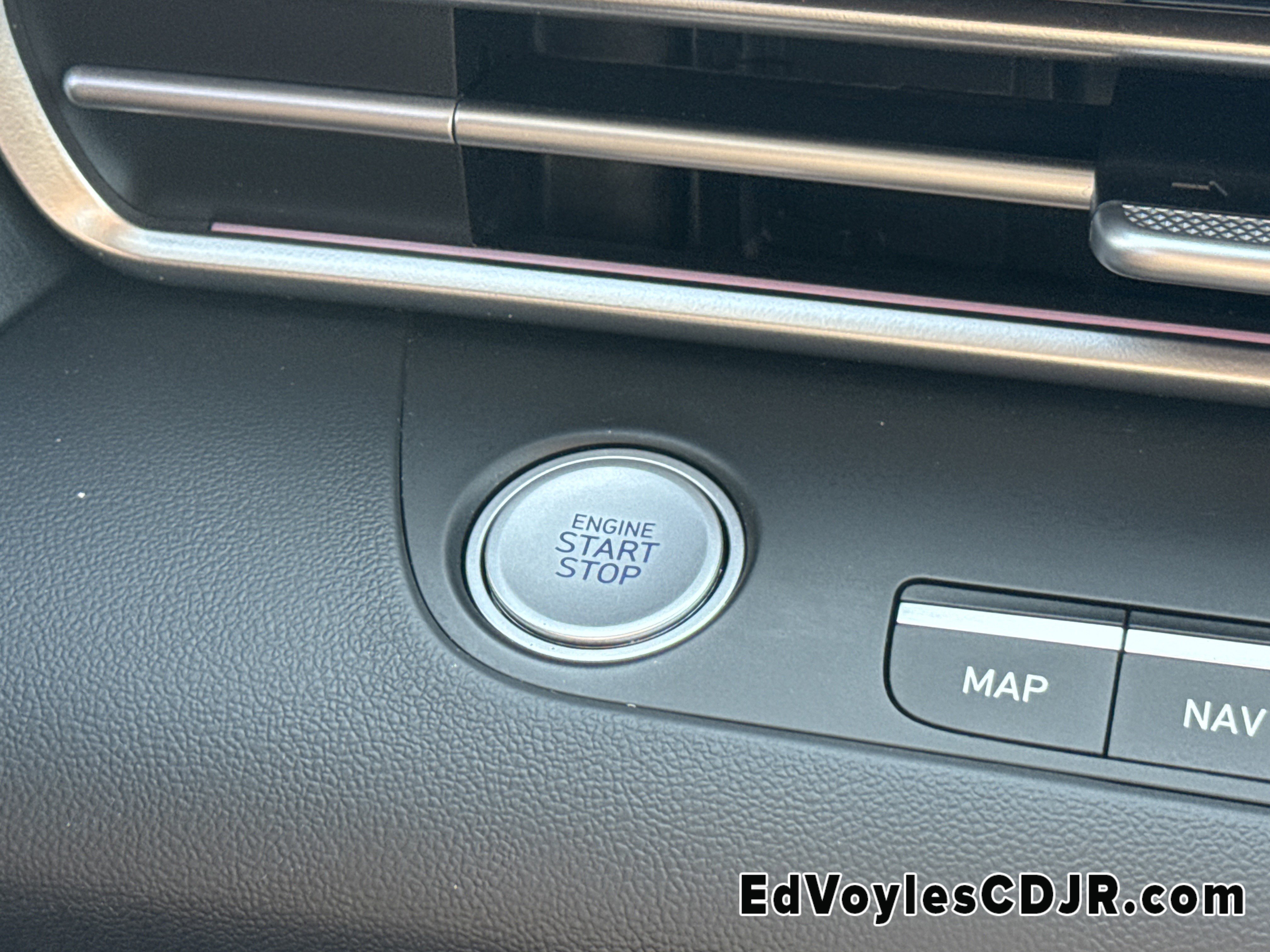 2024 Hyundai Elantra SEL photo 4