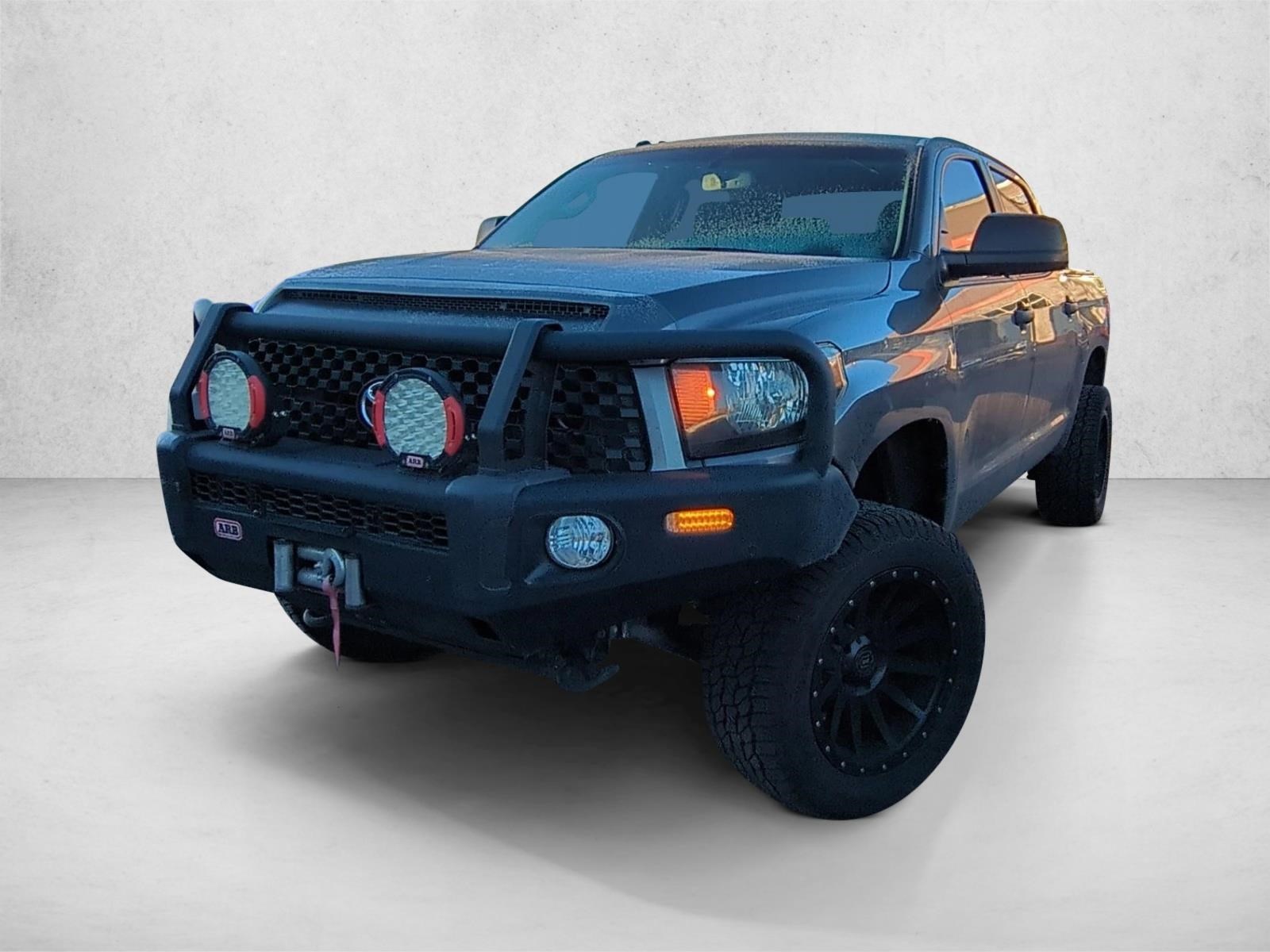 2016 Toyota Tundra SR5's photo