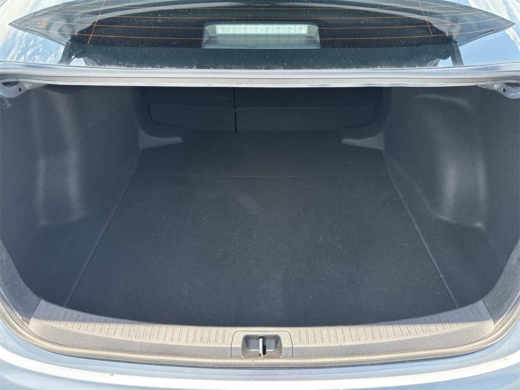 2025 Toyota Corolla SE photo 8