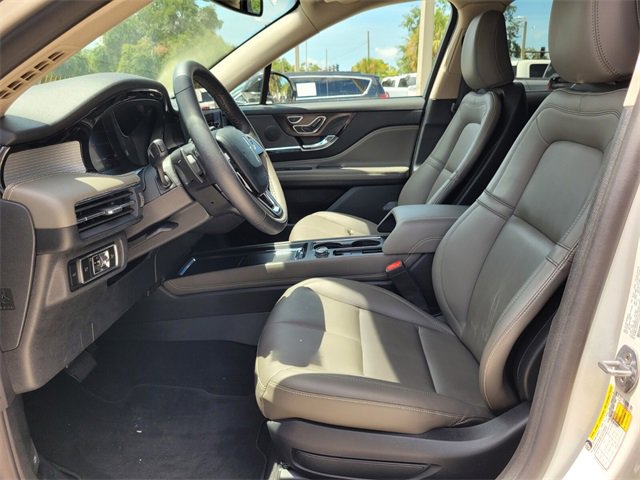 2025 Lincoln Corsair Premiere photo 8