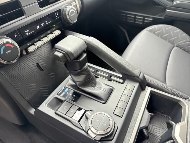 2025 Toyota Tacoma SR5 4x4 Double Cab photo 28