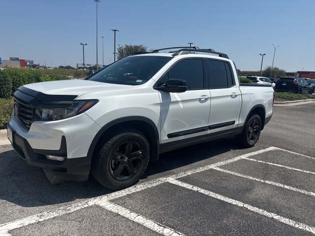 2022 Honda Ridgeline Black Edition photo 2