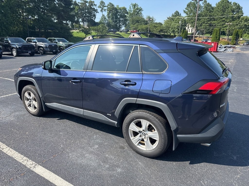 2020 Toyota RAV4 Hybrid XLE photo 3