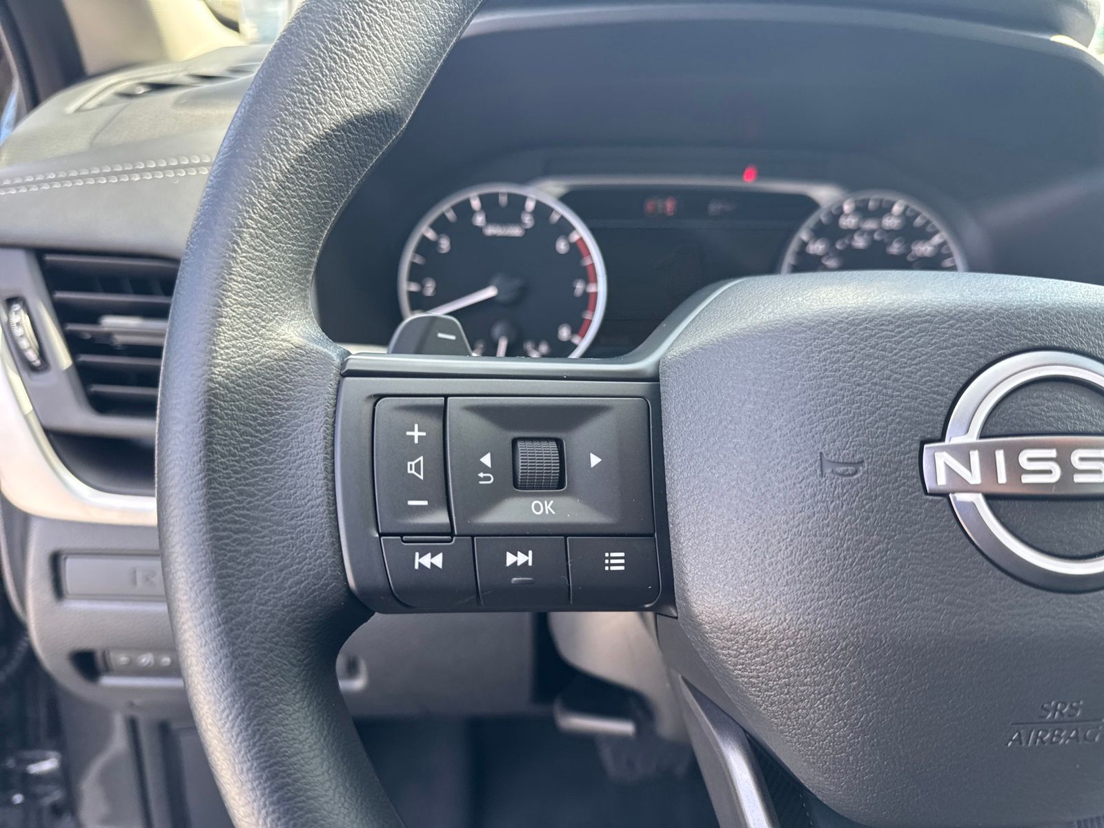 2026 Nissan Rogue S photo 12