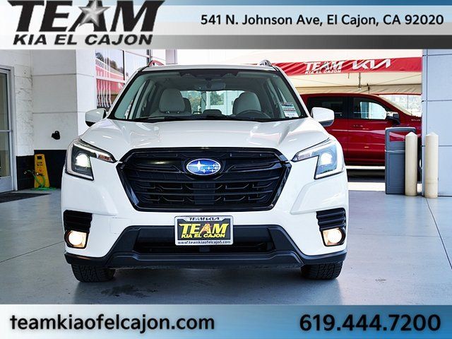 2022 Subaru Forester Premium photo 3
