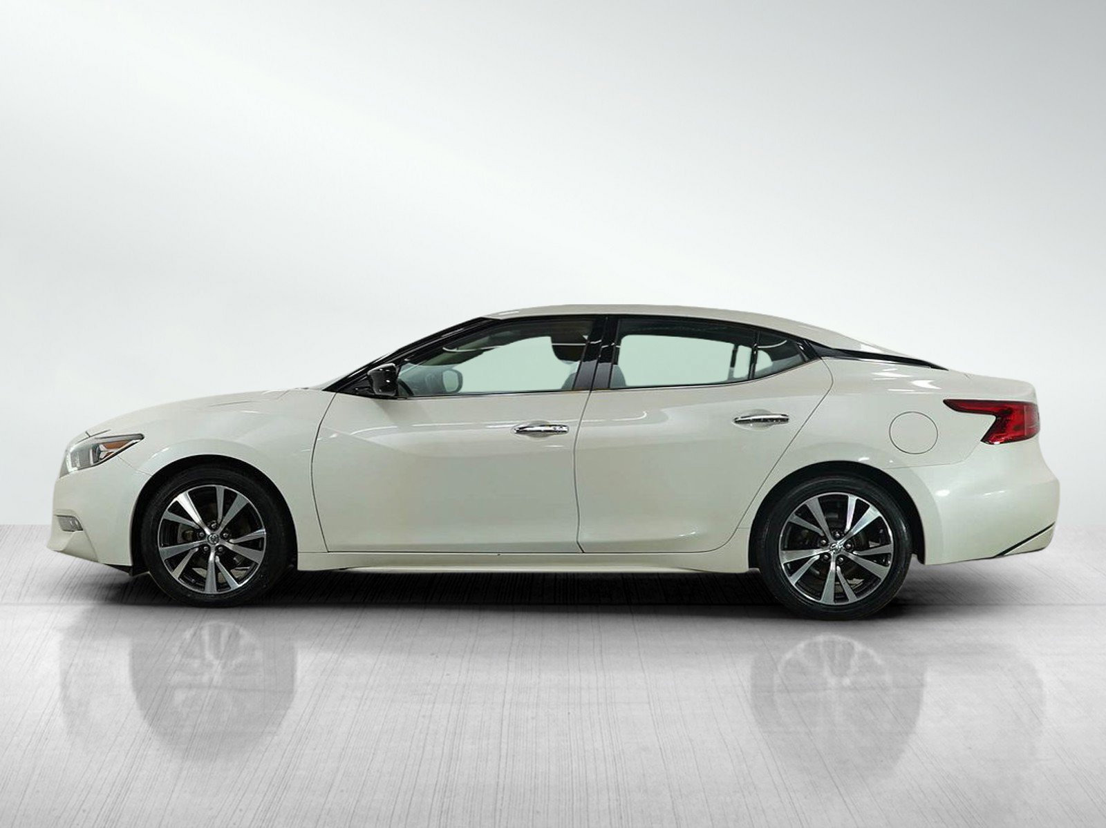 Used 2017 Nissan Maxima S with VIN 1N4AA6APXHC400552 for sale in Minneapolis, Minnesota
