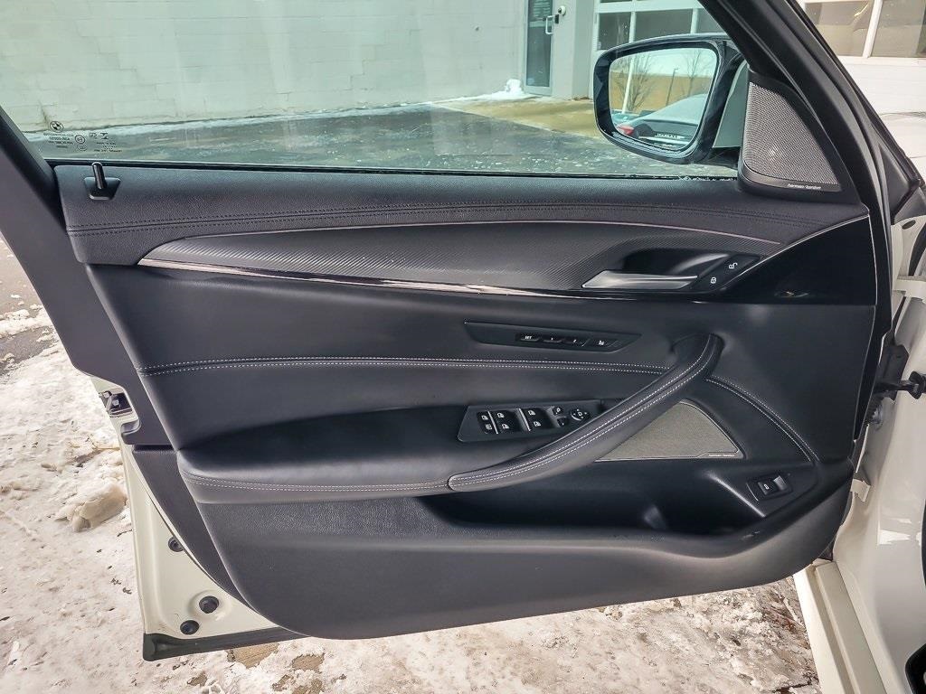 2022 BMW M5 - Image 17