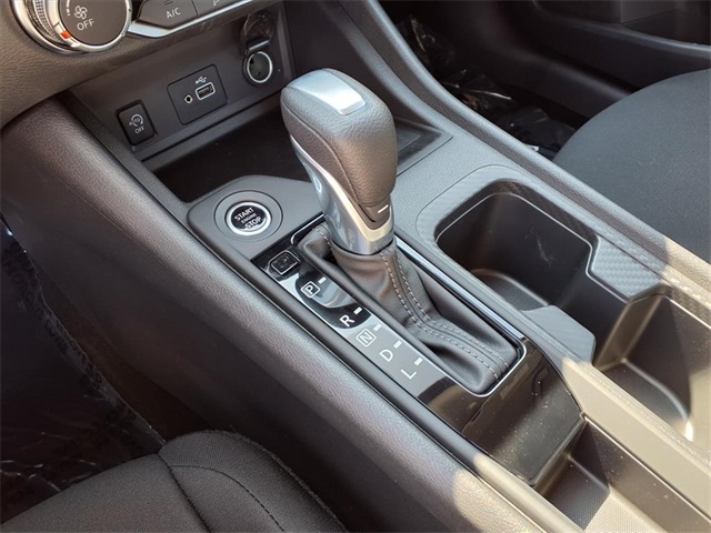 2025 Nissan Sentra S photo 17