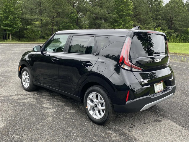 2025 Kia Soul LX photo 2