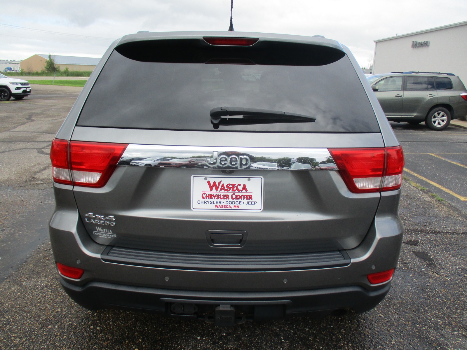 2012 Jeep Grand Cherokee Laredo photo 3