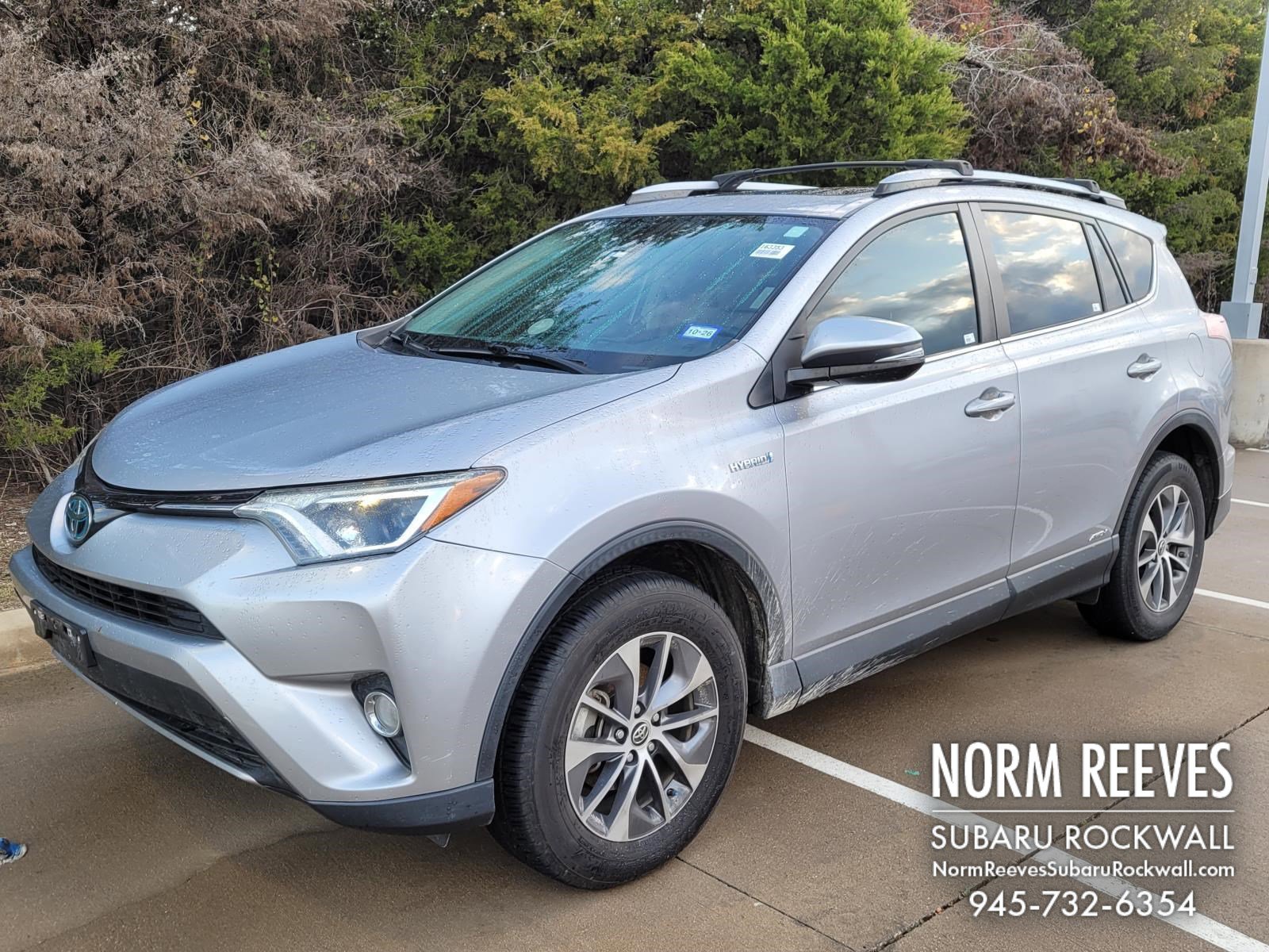 2017 Toyota RAV4 XLE's photo