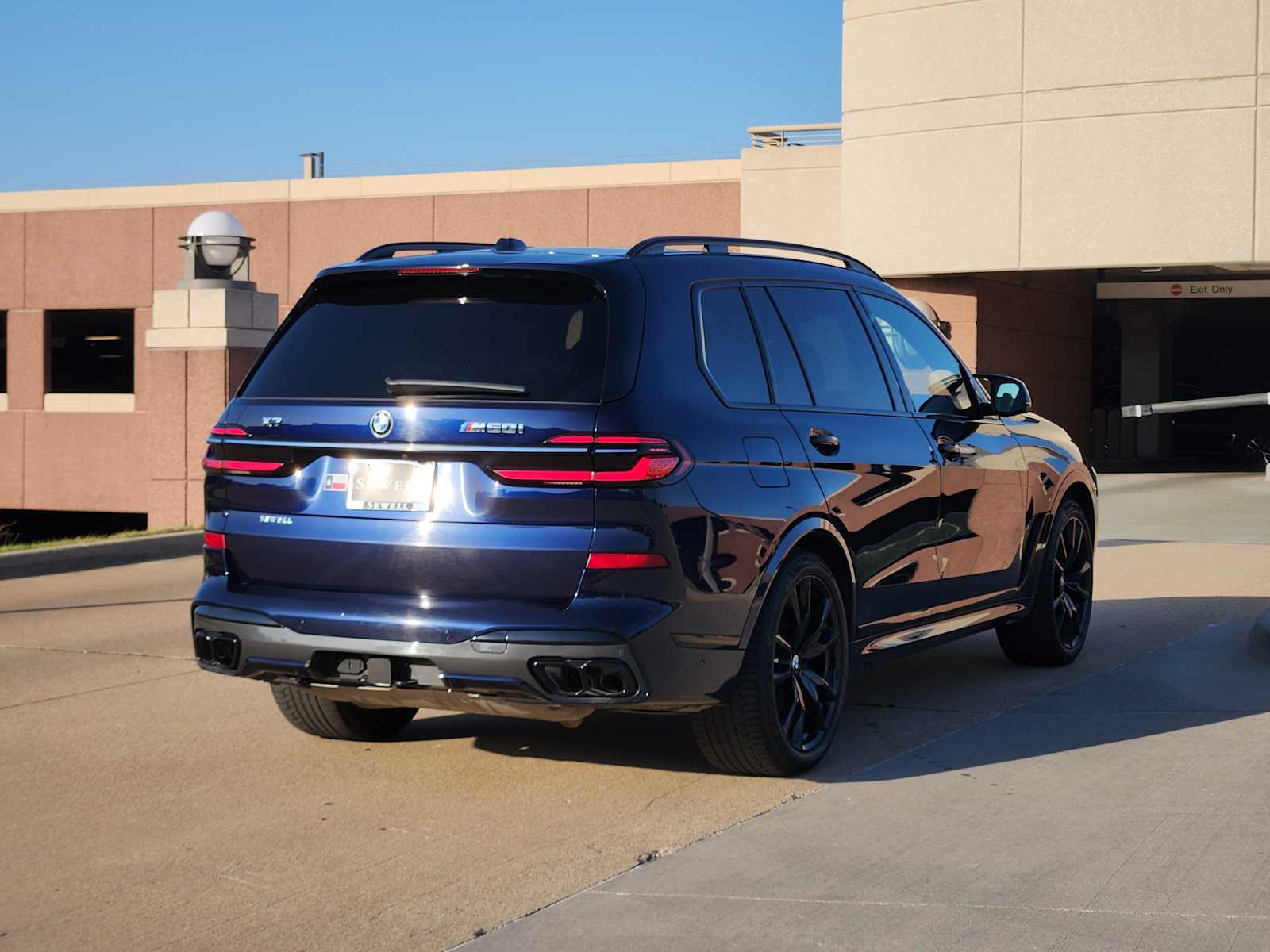 2023 Bmw X7 M60i photo 2