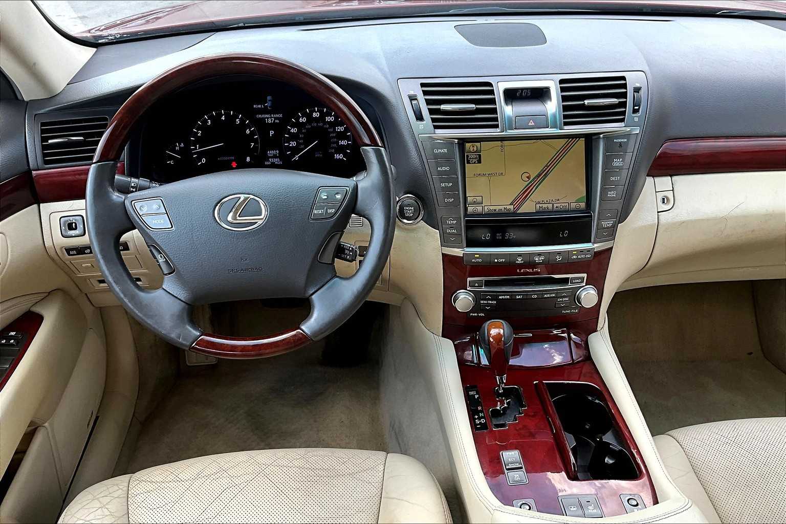 2010 Lexus LS 460 Luxury photo 5