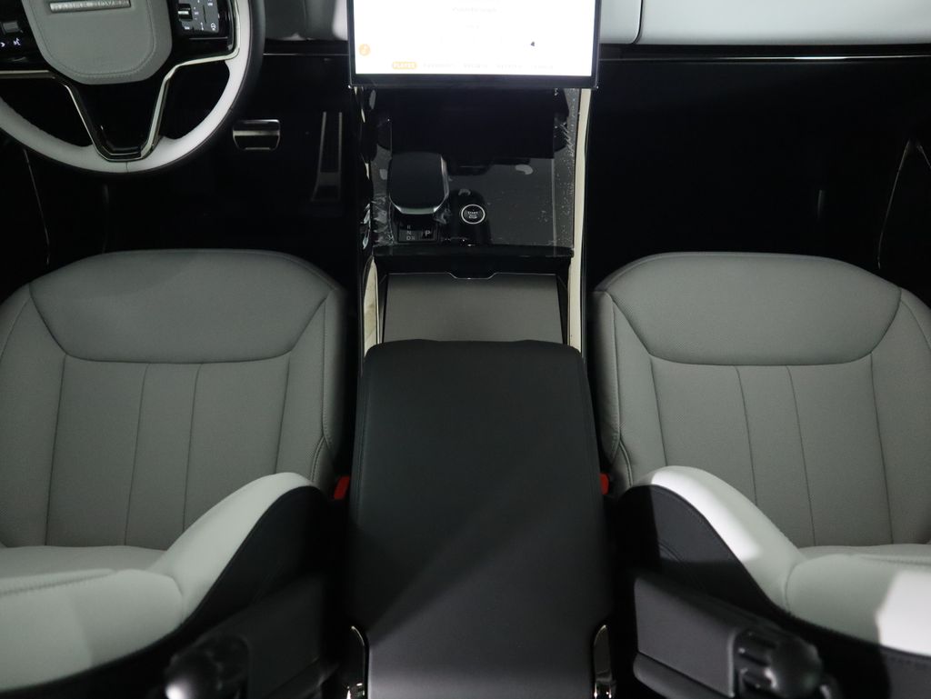 2025 Land Rover Range Rover Sport SE photo 14