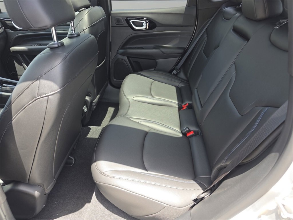 2025 Jeep Compass Limited photo 7