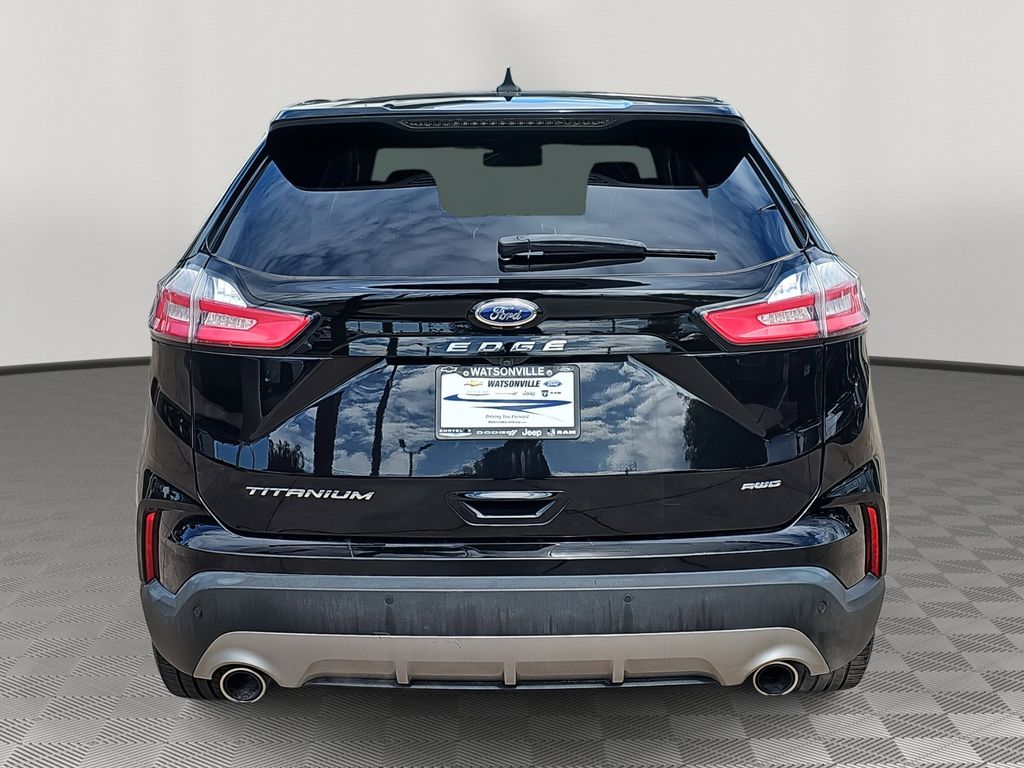 2023 Ford Edge Titanium photo 4