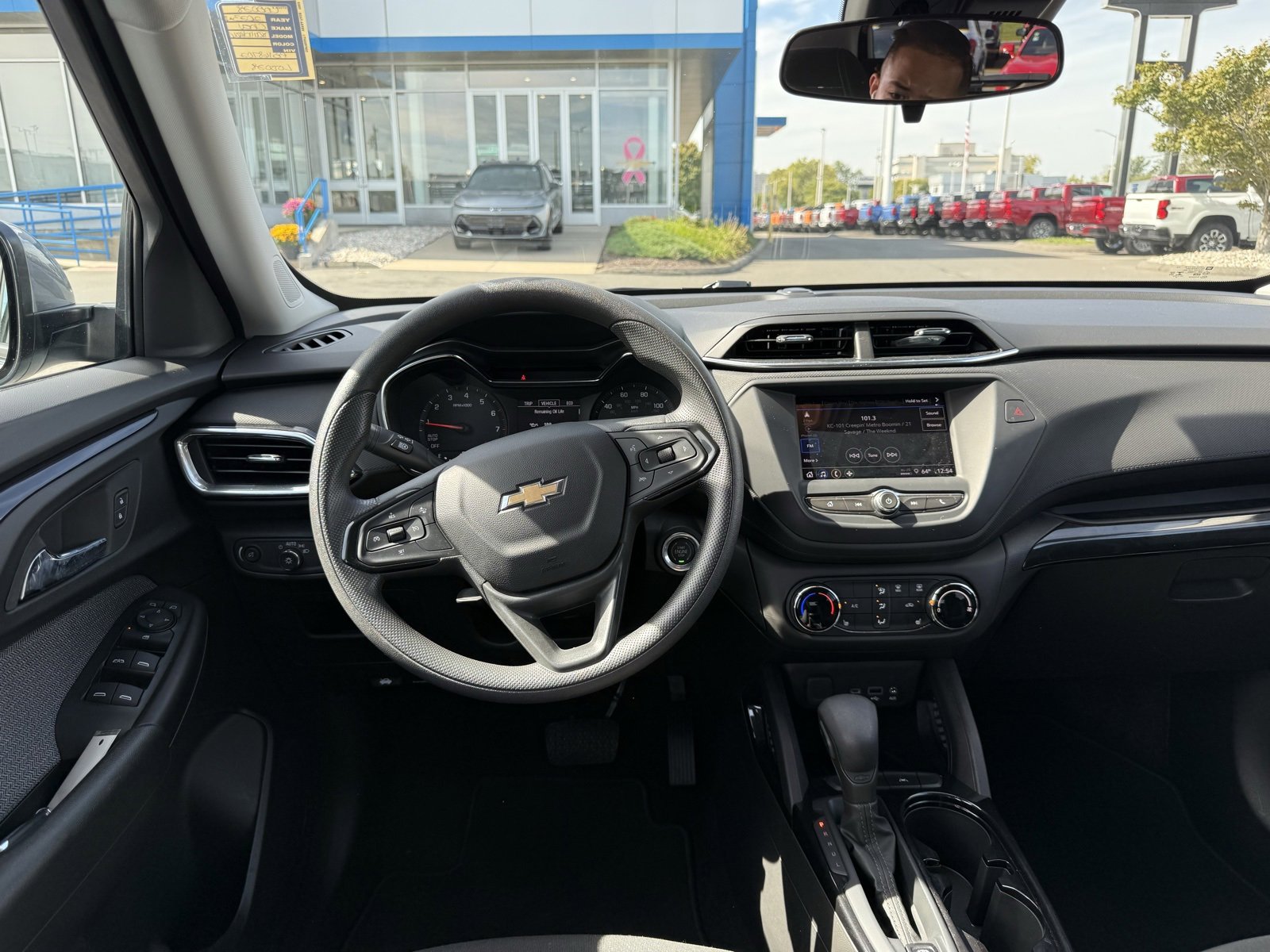 2023 Chevrolet Trailblazer LT photo 2