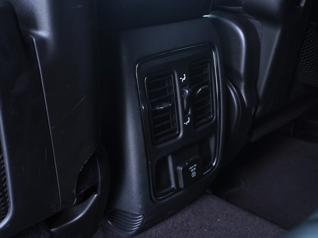 2018 Jeep Grand Cherokee Altitude photo 21