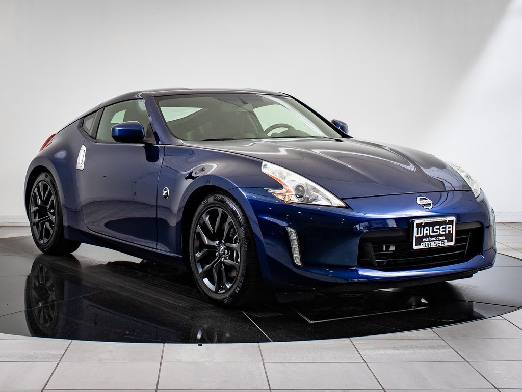 2017 Nissan 370Z Sport photo 12