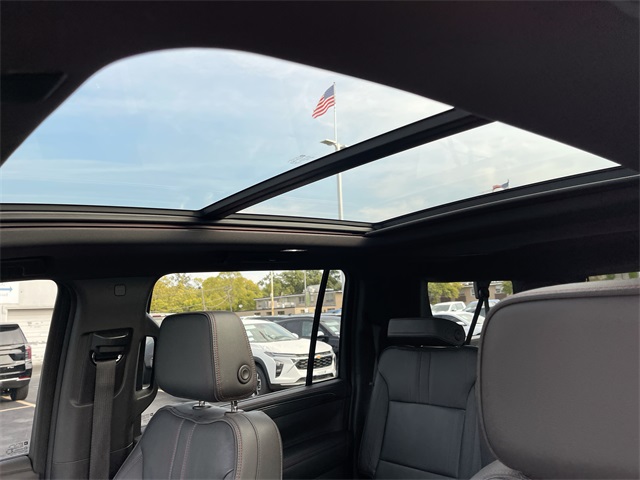 2022 CHEVROLET SUBURBAN - Image 18