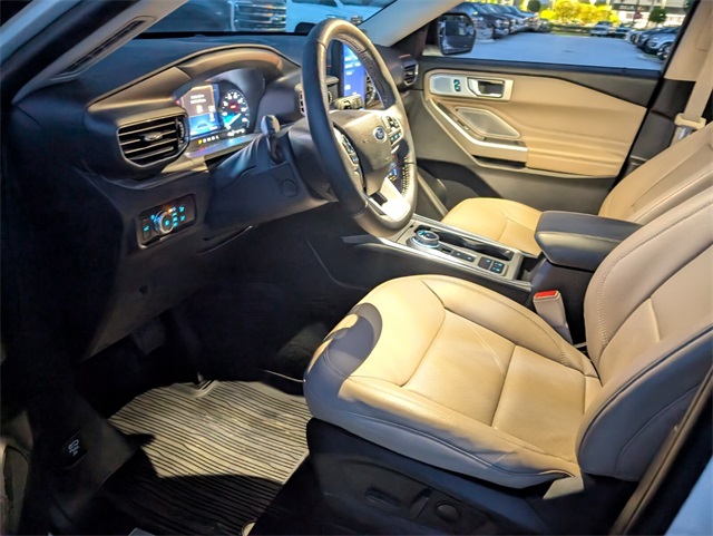 2023 Ford Explorer Limited photo 7