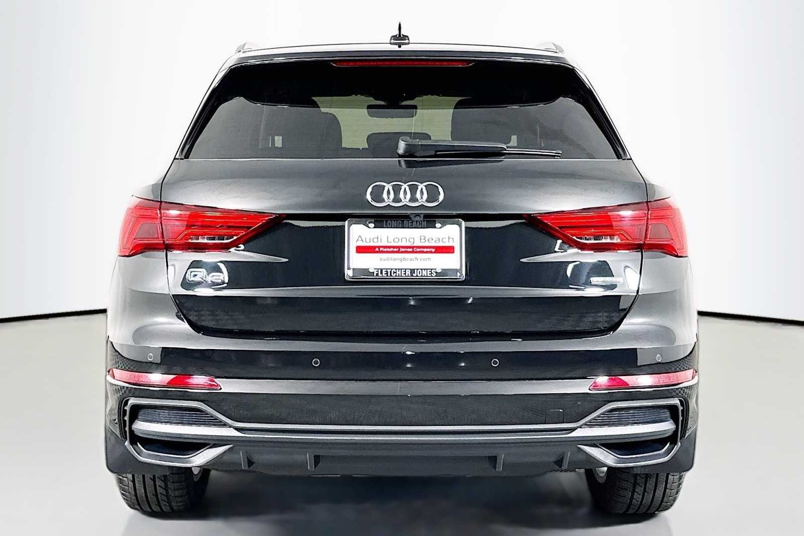 2024 Audi Q3 S line Premium Plus photo 3