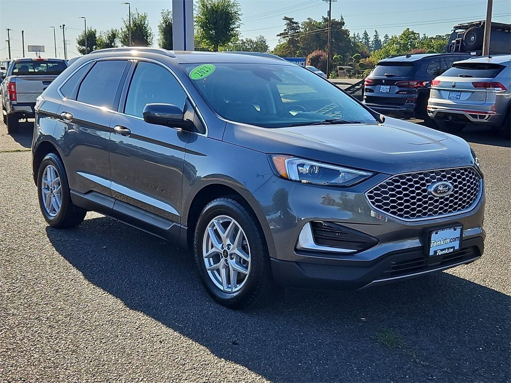 2023 Ford Edge SEL photo 7