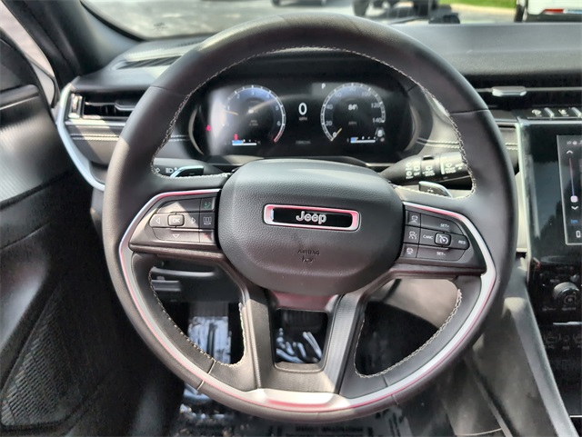 2023 Jeep Grand Cherokee Altitude photo 11