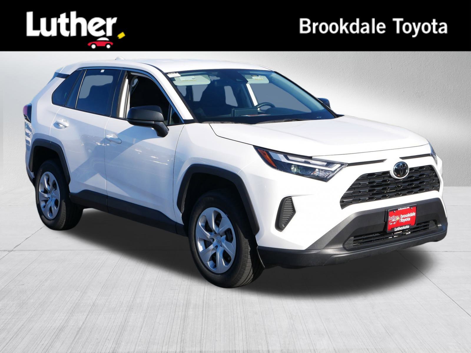 2024 Toyota RAV4 LE's photo