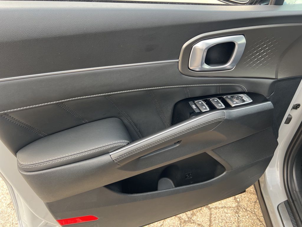 2023 Kia Sorento SX photo 4
