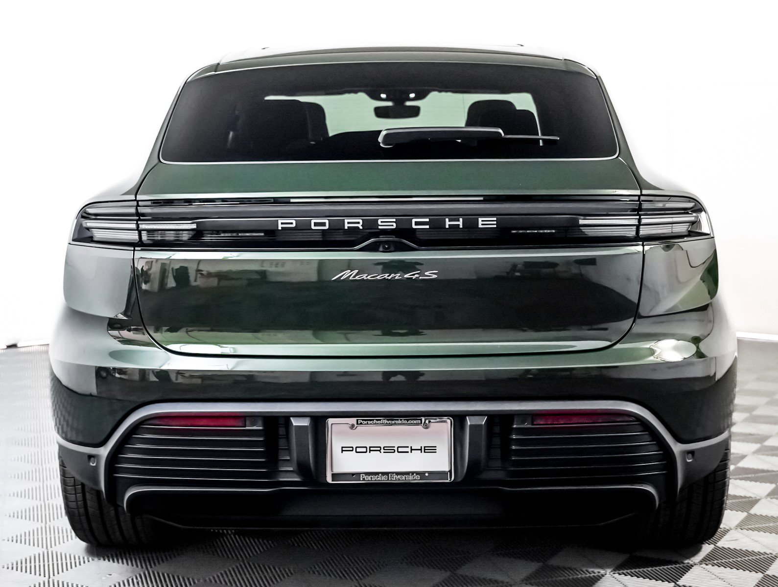 2025 Porsche Macan Electric photo 11