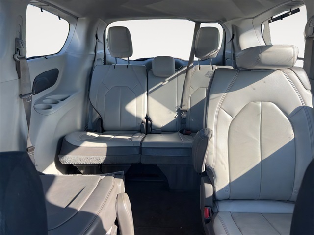 2017 Chrysler Pacifica Touring L photo 13