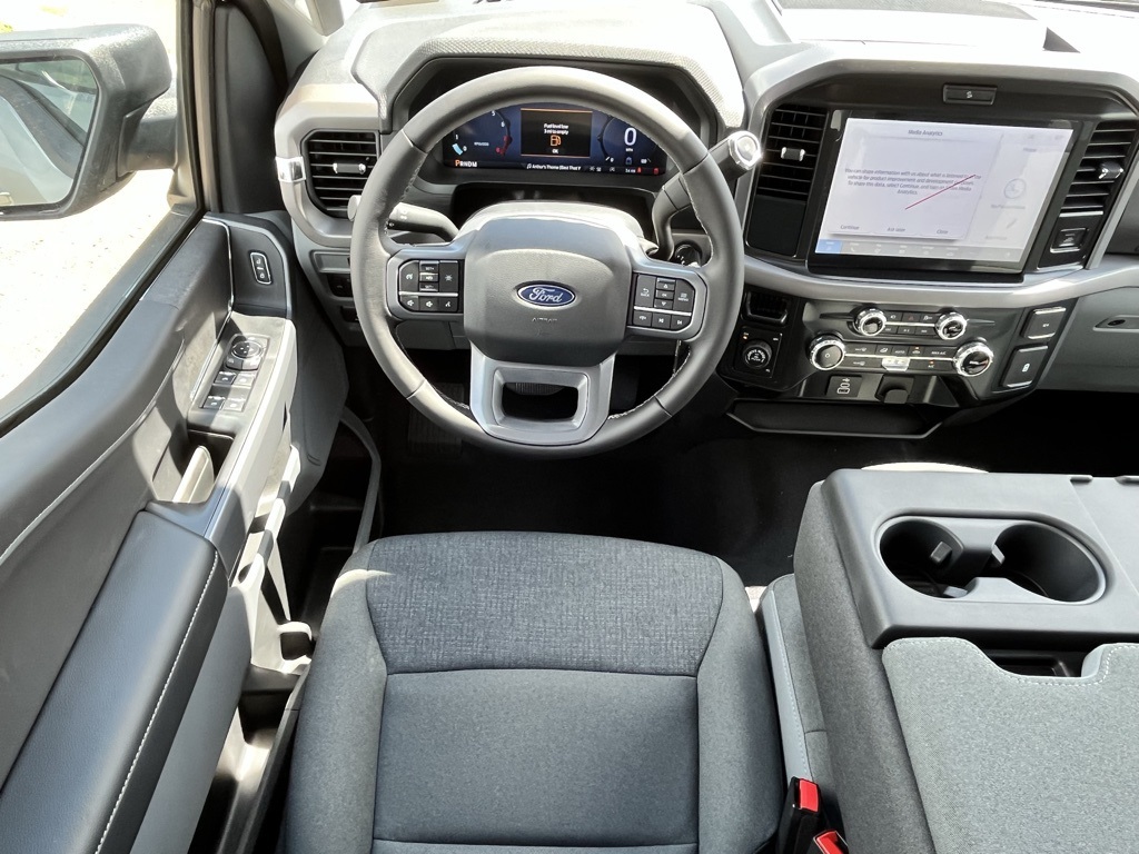 2025 Ford F-150 XLT photo 11