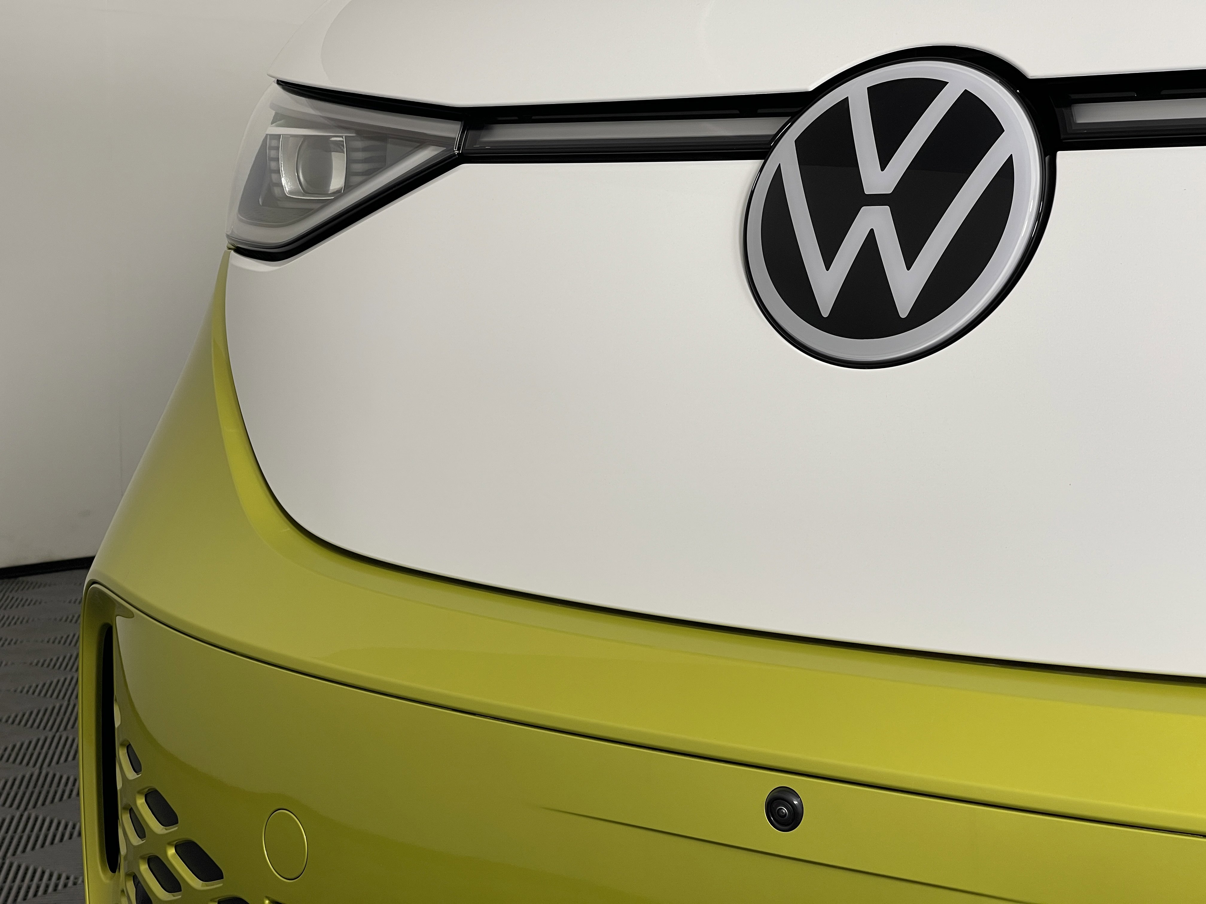 2025 Volkswagen ID. Buzz photo 2