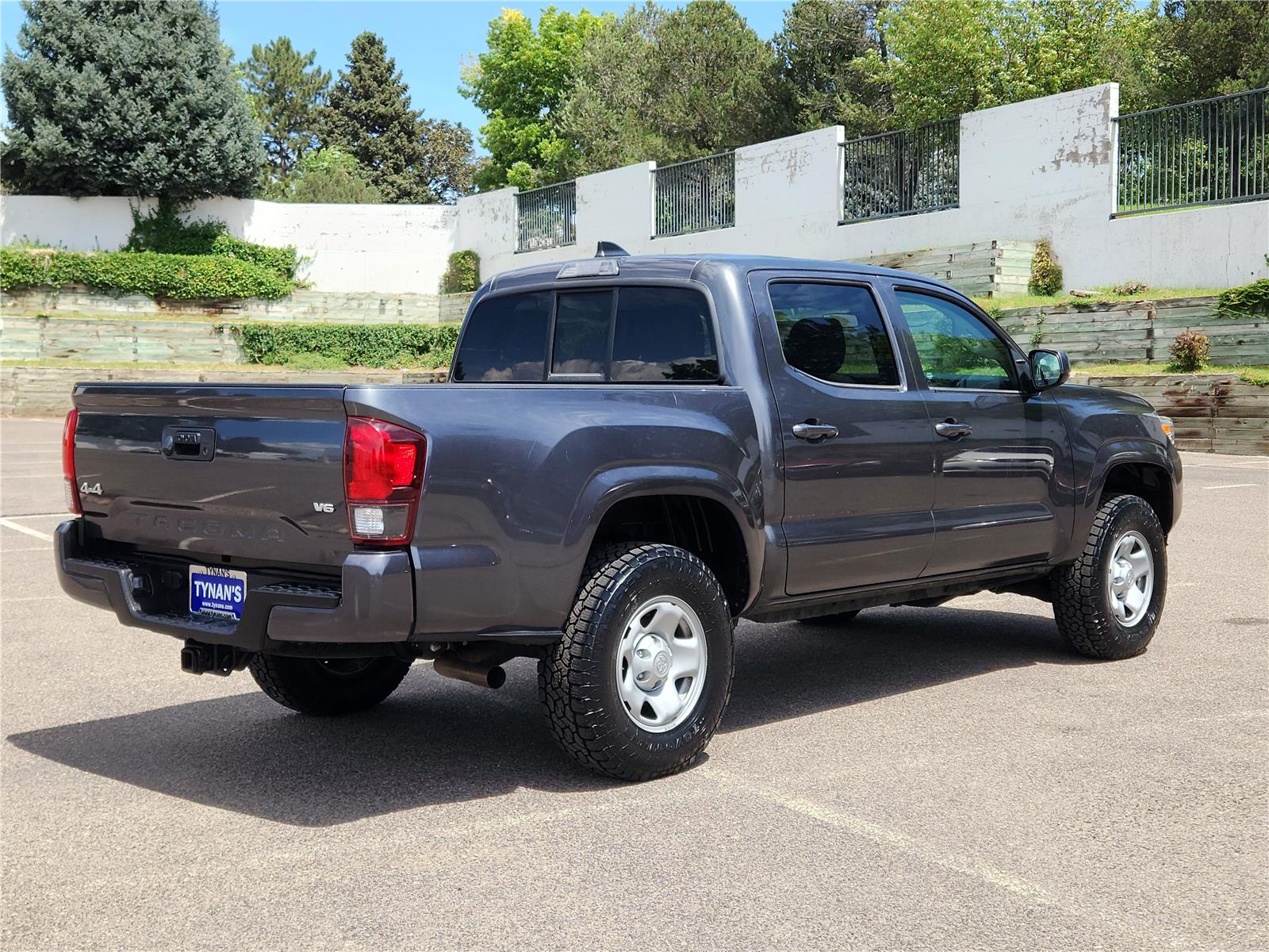 2022 Toyota Tacoma SR photo 3