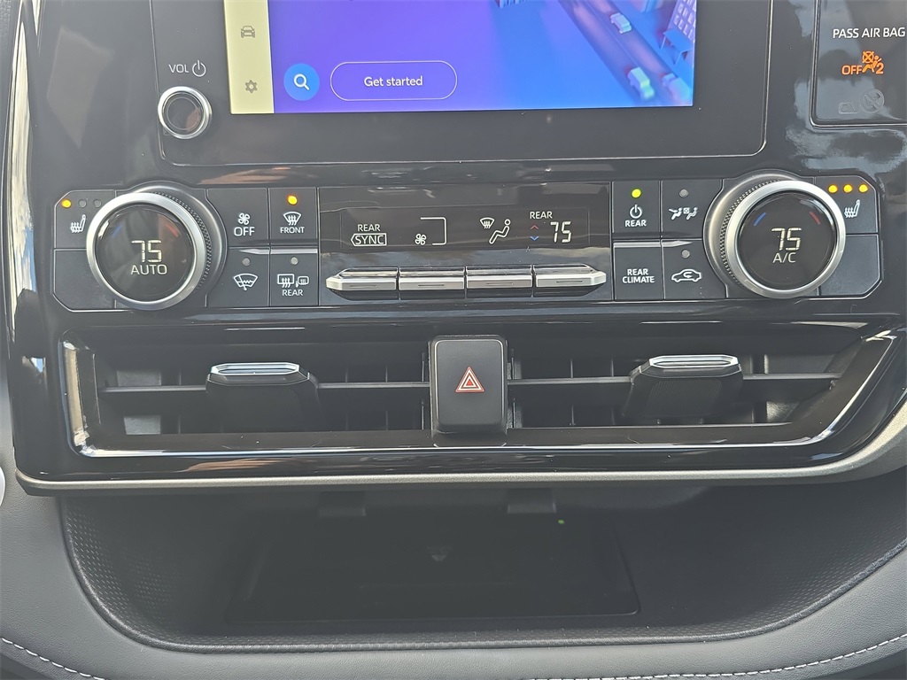 2024 Toyota Highlander XLE photo 24