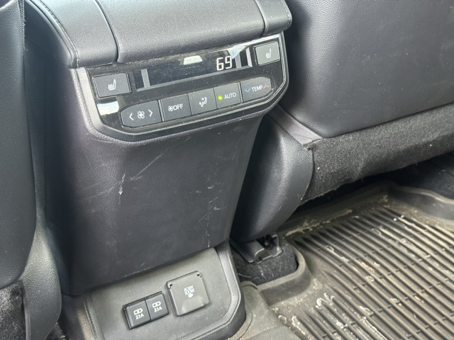 2021 Toyota Highlander Platinum photo 30