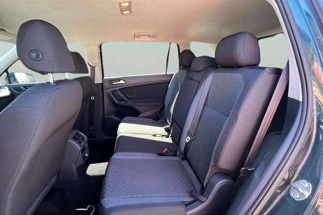 2019 Volkswagen Tiguan S photo 13
