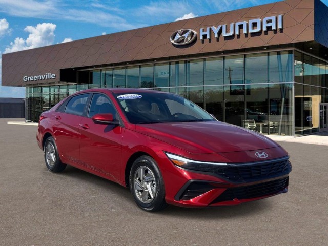 2025 Hyundai Elantra SE's photo