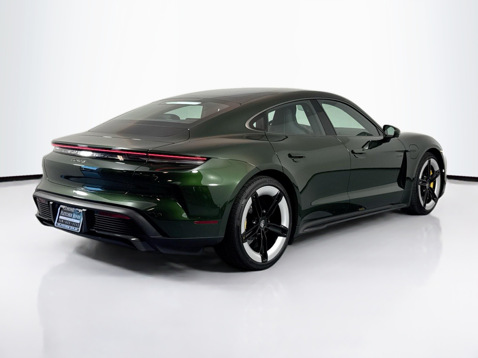 2025 Porsche Taycan Turbo S photo 9