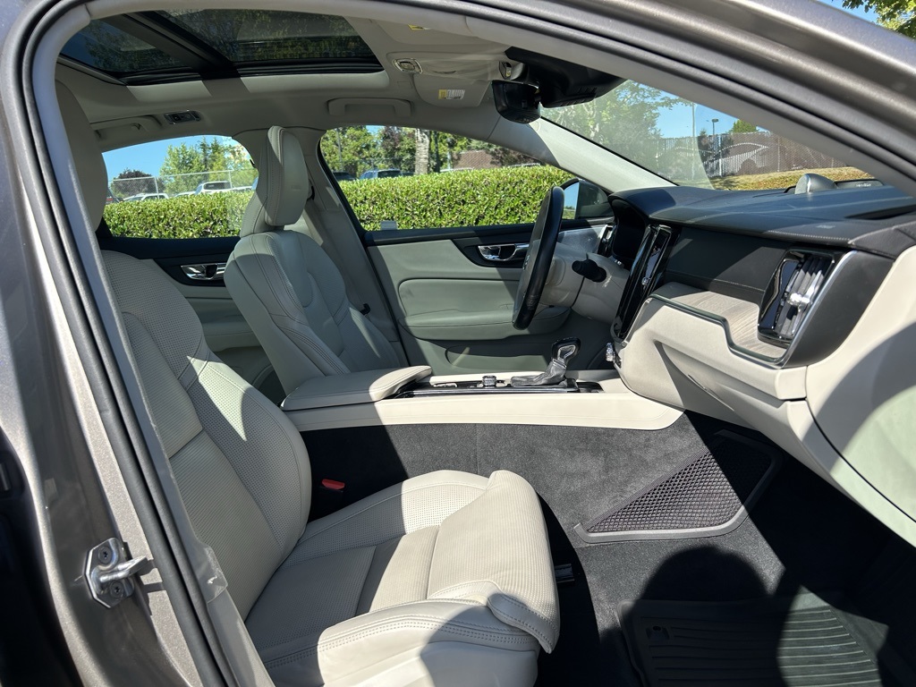 2019 Volvo S60 T6 Inscription AWD photo 25