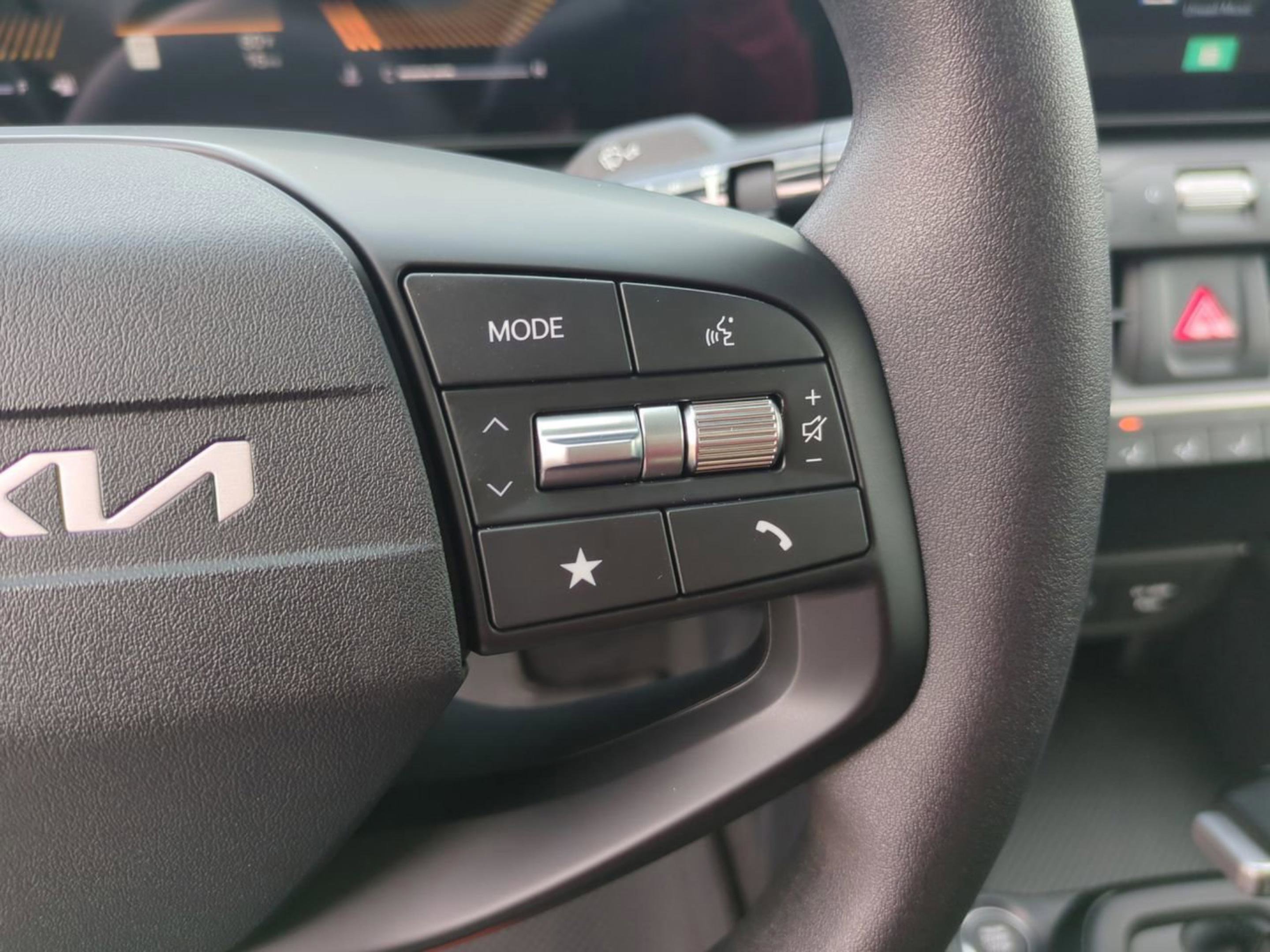 2025 Kia K4 LXS photo 23