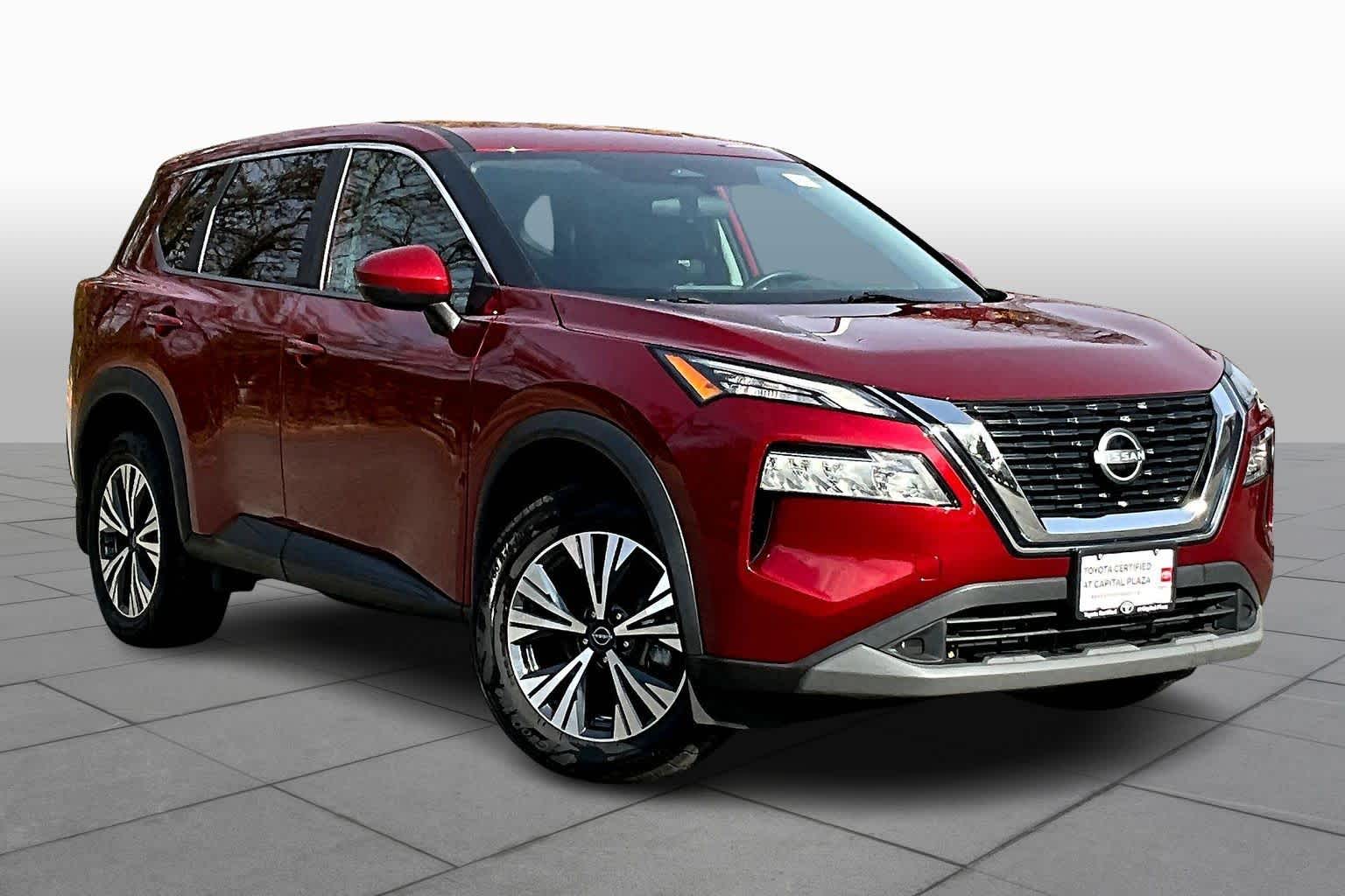 2022 Nissan Rogue SV photo 2