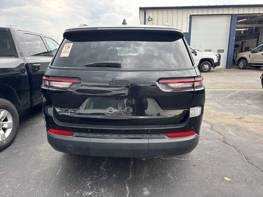 2024 Jeep Grand Cherokee Altitude photo 2