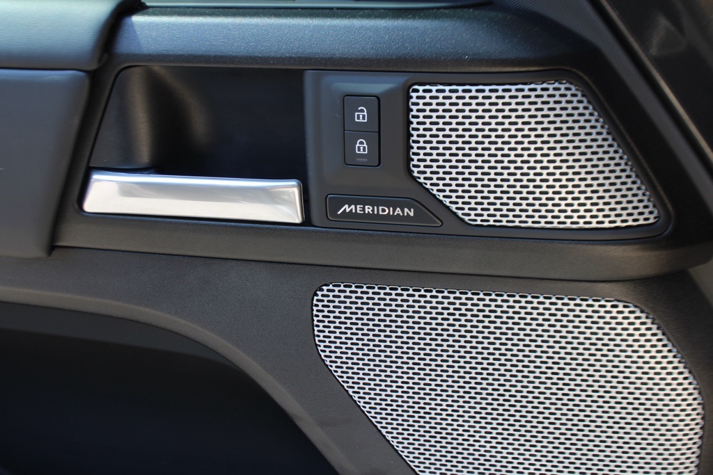 2024 Land Rover Defender Outbound photo 10