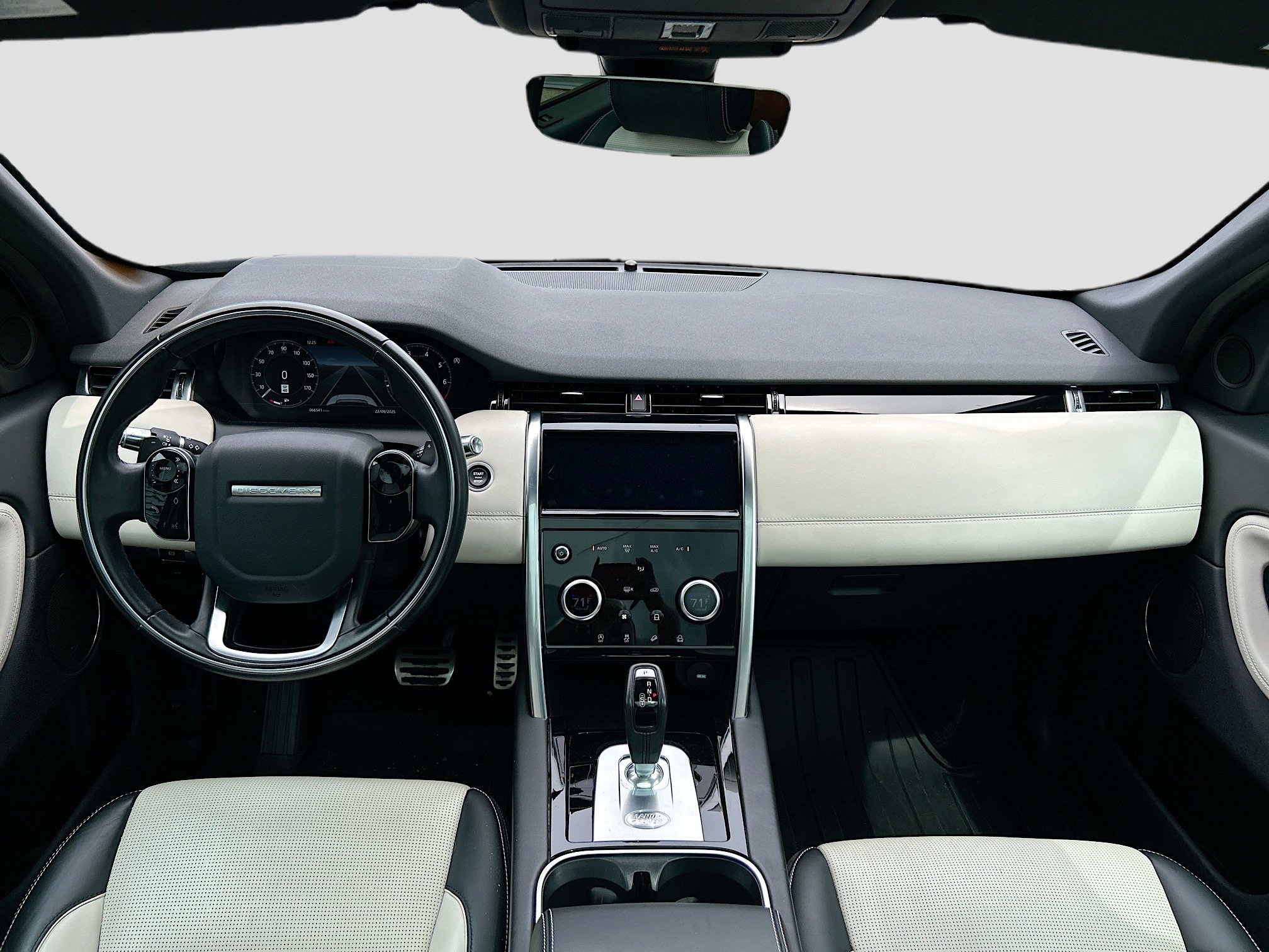 2020 Land Rover Discovery Sport SE R-Dynamic photo 11