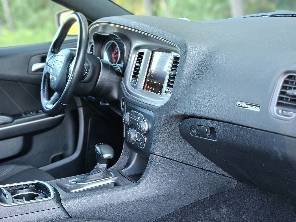 2023 Dodge Charger SXT photo 13