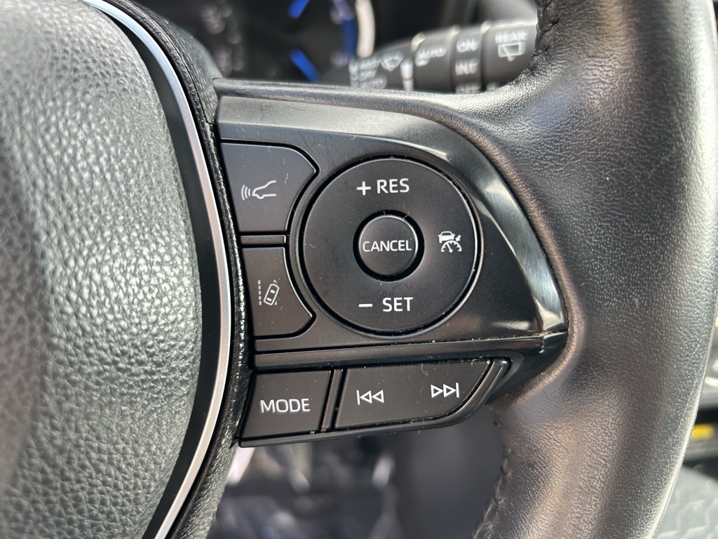 2020 Toyota RAV4 Hybrid XSE photo 15