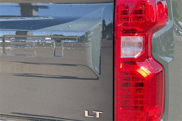2025 Chevrolet Silverado 1500 LT photo 32